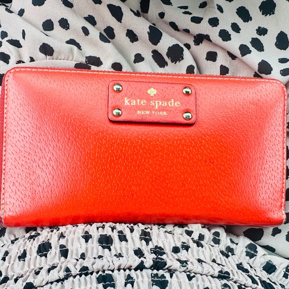 Kate Spade Wallet - Picture 1 of 1